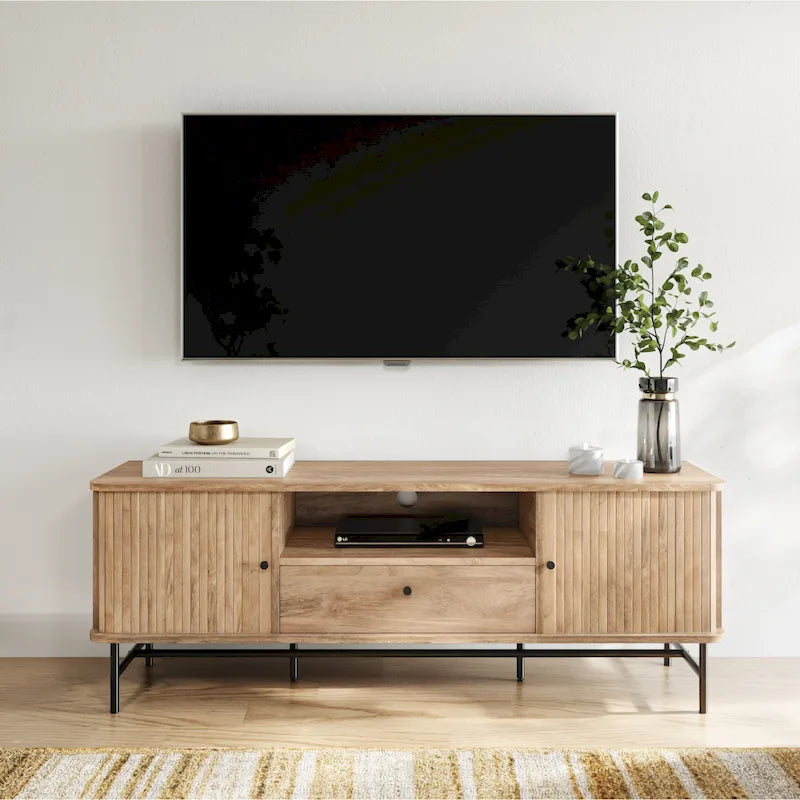 Mueble de TV marrón con puertas correderas de persiana y cajón, apto para televisores de hasta 75"