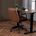 Silla de oficina giratoria negra/marrón con respaldo medio, reposabrazos y ruedas, 1 persona